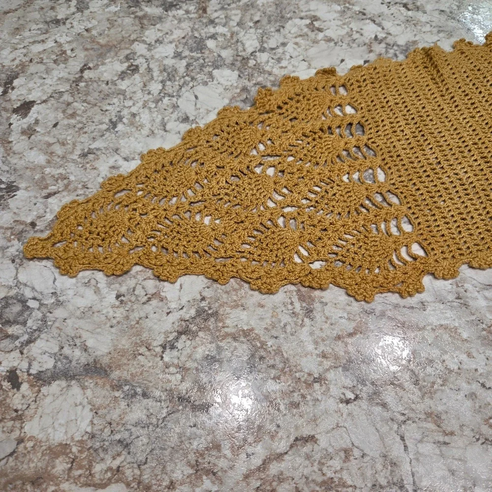 Unbranded vintage gold